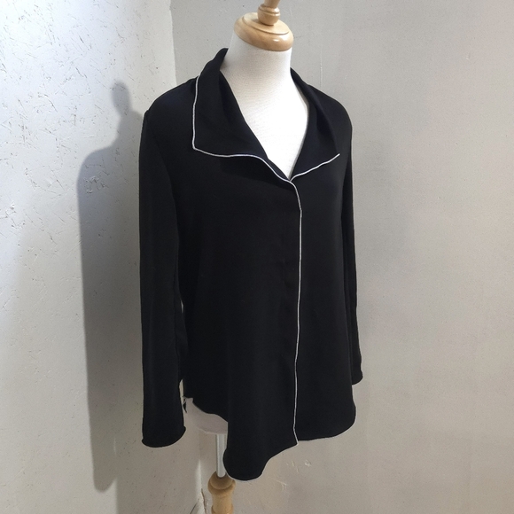 Babaton | Chic Black Blouse with White Trim long sleeves v neck - Picture 1 of 10